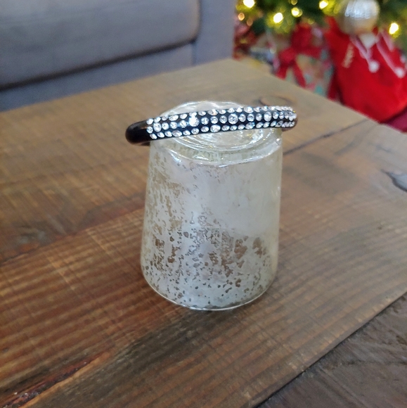 Rhinestone black cuff bracelet - Picture 4 of 8